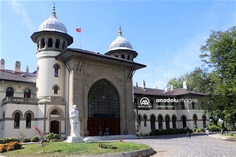  Quinze de Novembro Parkı: Tarihi ve Doğal Güzellikleriyle Kendinizi Büyüleyici Bir Yolculuğa Davet Ediyor!