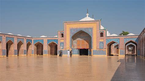  Shah Jahan Mosque Mimarı Harikası: Tarihin ve Güzelliğin Buluşma Noktası!